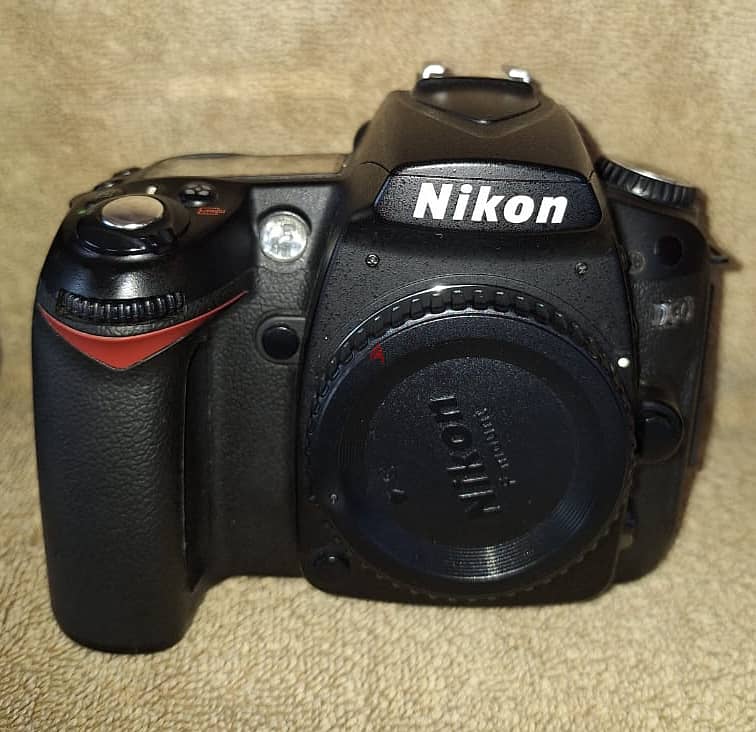 Nikon DSLR D90 + 2 Lenses (18-105 mm Zoom) + Accessories 2