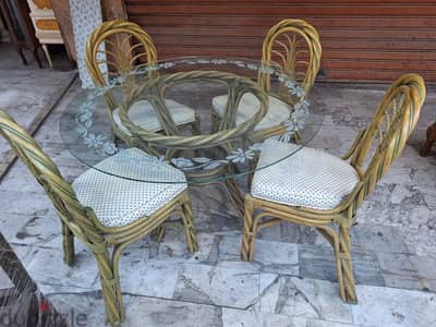 outdoor dining table