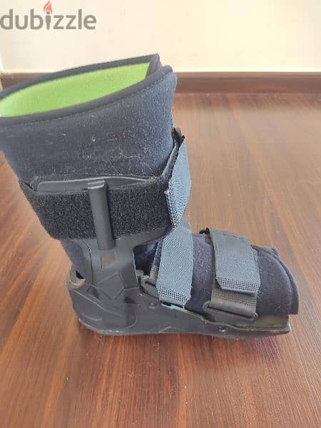 ankle foam boots, mint condition, size S 1