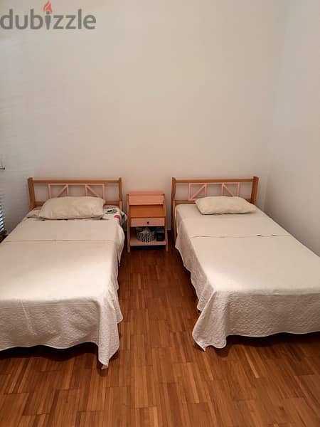 Twin Beds perfect condition for sale! With table 0