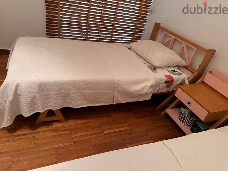Twin Beds perfect condition for sale! With table 1