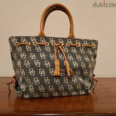 Dooney and Bourke Handbag (preowned)