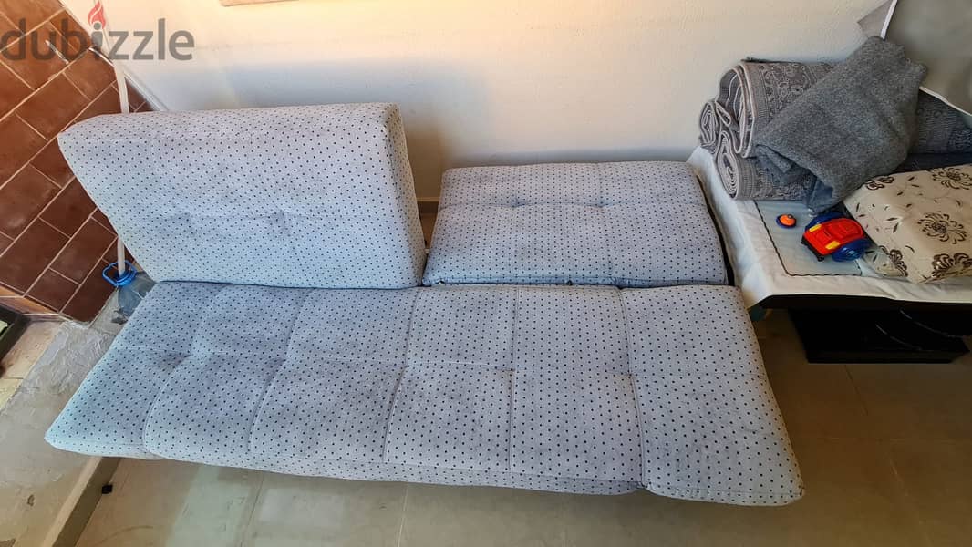 صوفا بيد Sofa Bed للبيع بحالة جيدة مفصلاتها 100% ووزنها خفيف 2