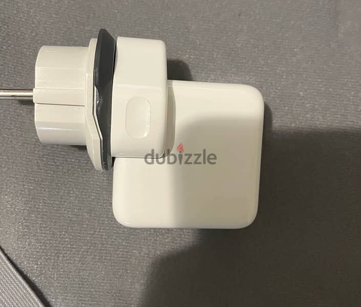 Apple Adapter 1