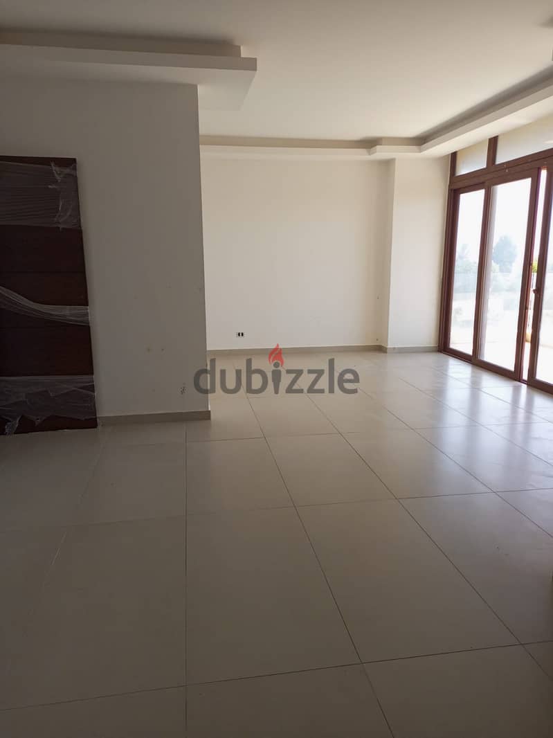 Apartment for sale in Blat شقة للبيع في بلاط 4