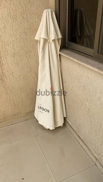 2 meter umbrella with 1 chair 1