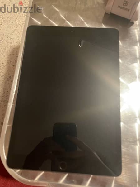 ipad 7 128gb +2cases and charging block 2