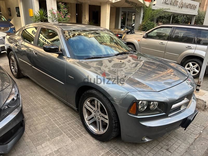 Dodge Charger 2006 5.7L Hemi like new 2