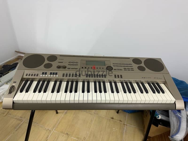 used like new stage piano 0