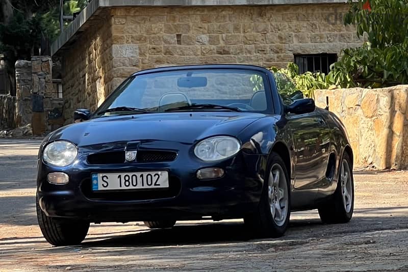 MG f convertible 6