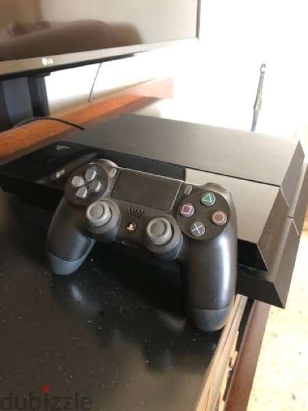 Used PS4 + Accessories 1