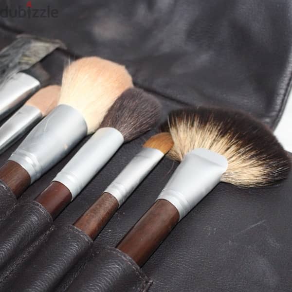 Skin Touch Make Up Brushes 2