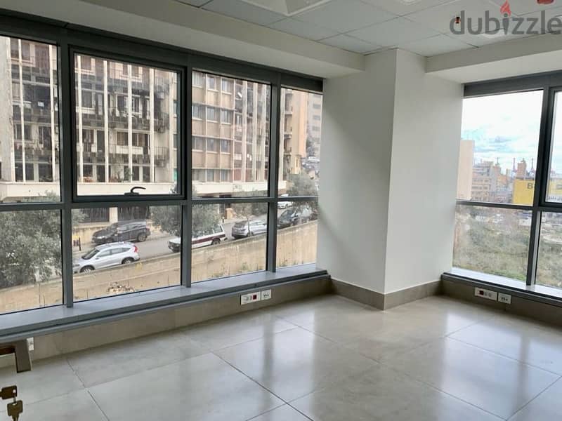 Modern Office For Rent in ASHRAFIEH مكتب للإيجار في أشرفية 5