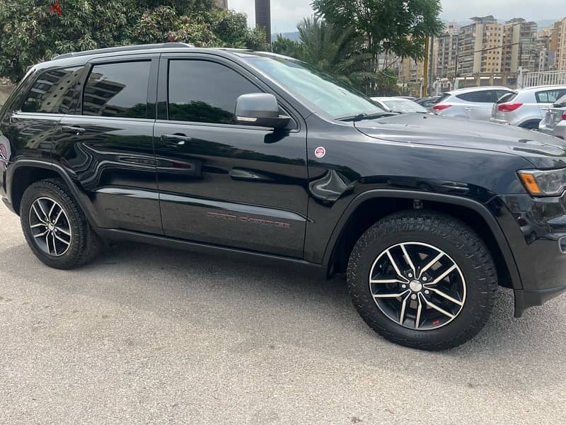 Jeep Grand Cherokee 2017 ( trail hawk) 1