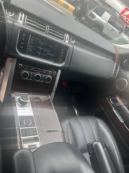 Range Rover Vogue 2015 V8 Supercharged(Clean Carfax)(التسجيل عالقديم) 8