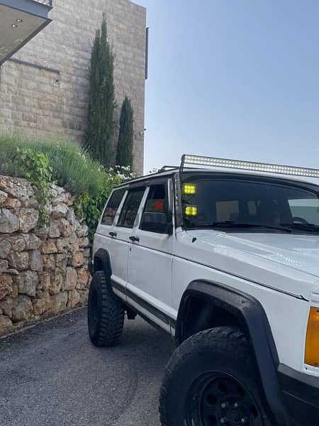 Cherokee XJ 88 super clean 3