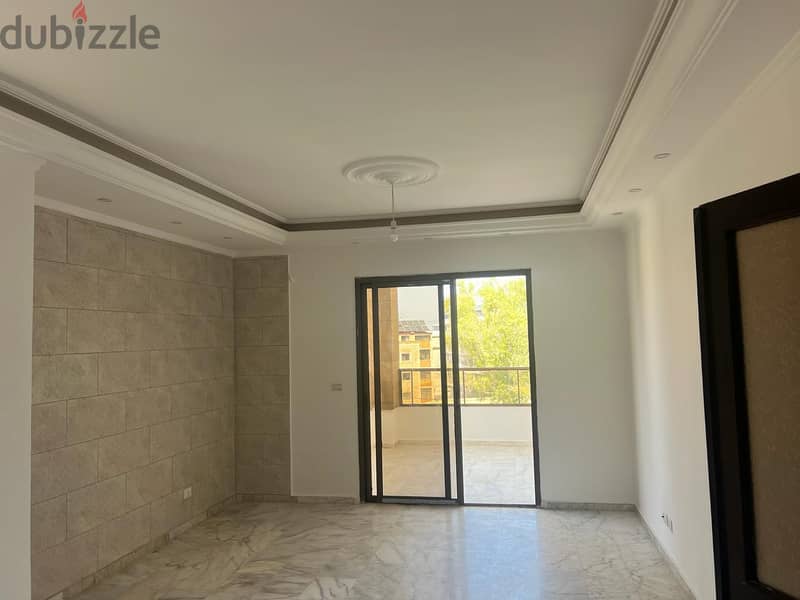 3 bedroom apartment in Dawhet Aramoun 5