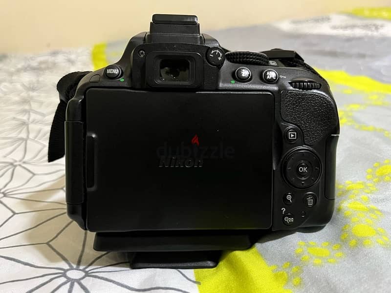 Nikon D5300 + 2 Lenses + Mounted Flashlight + SD Card 2