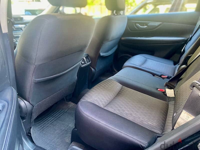 Nissan X-Trail 2018 7 seats 5