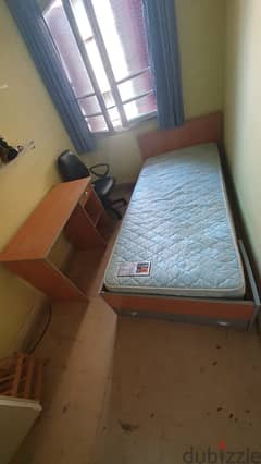 200x90cm Bed and Desk 0