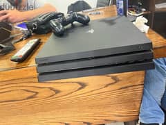 ps4 pro very clean ysed for 2months