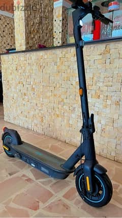 scooter ninebot kick max 2022 in excellent condition