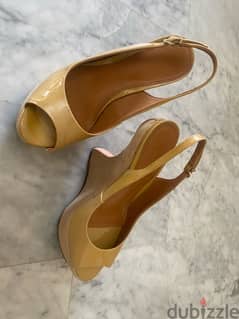 new fashionable sandals - beige color