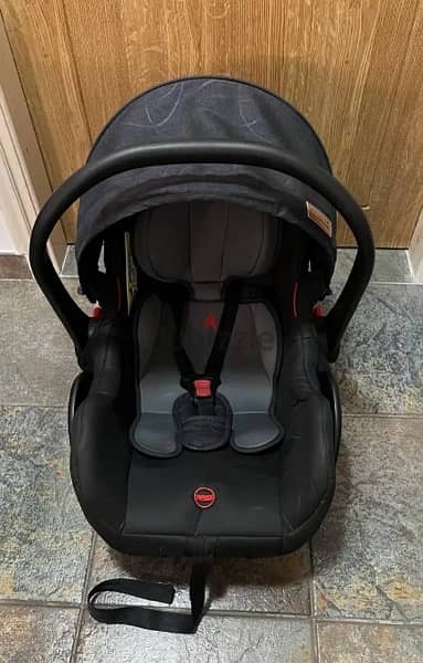 like new carseat black (0-13 kg) like new