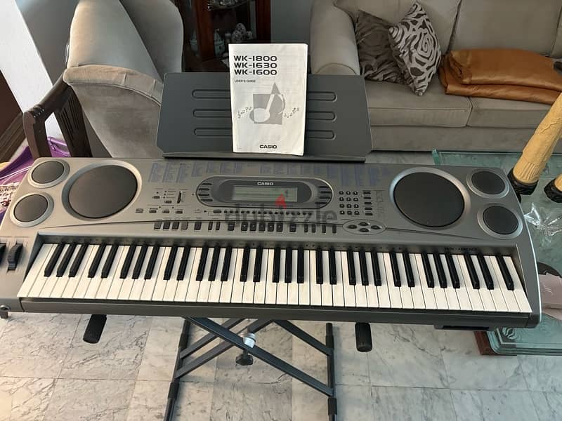 Casio wk 1800 musical keyboard as new 0