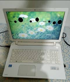 laptop toshiba core I3 very good condition,need to repair screen only