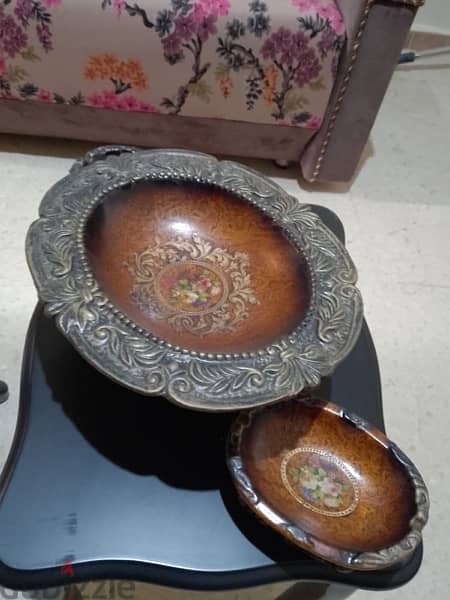 old vase & plates 0