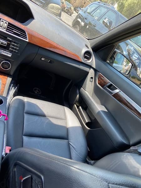 Mercedes C300 4matic Like new 6