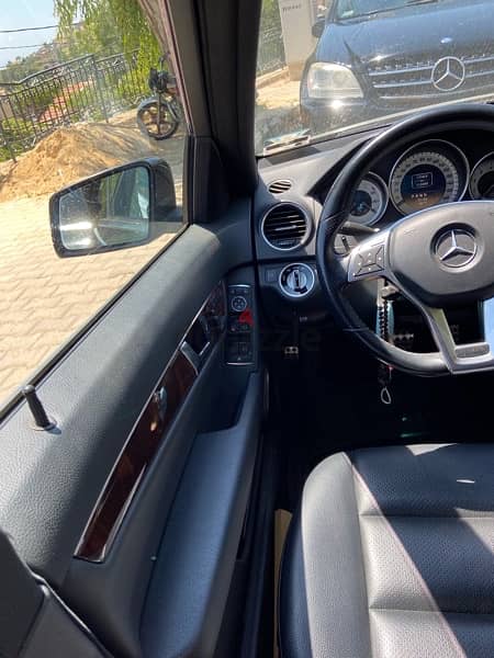 Mercedes C300 4matic Like new 7