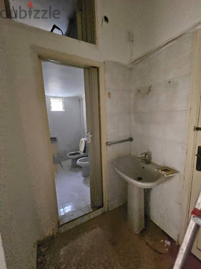 Ashrafieh | 917$/m² | 1st Floor | Balcony | Catchy Airbnb Investment 7