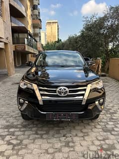 Toyota Fortuner 2018 black on black