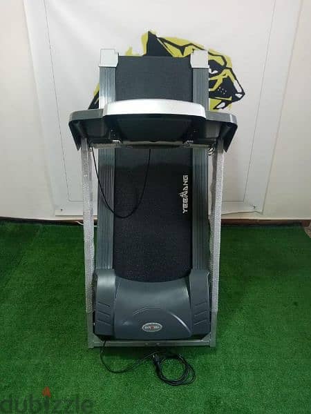 2.5hp motor power treadmill sports,  automatic incline, used like new 3