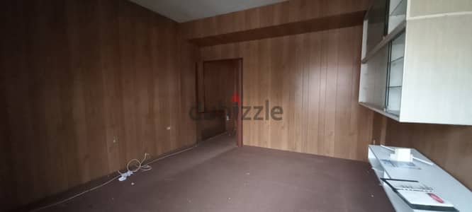 Office in Jal el Dib souk for rentمكتب في سوق جل الديب للإيجار