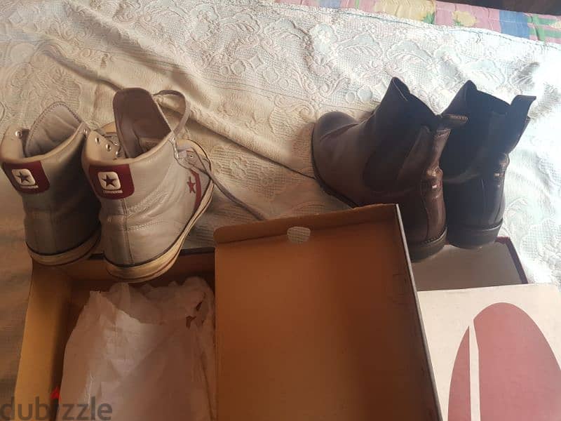 2 Pairs shoes 45, Tommy boots and vintage converse all star. 2