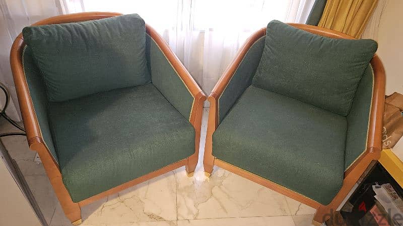 emerald green with cherry wood armchairs 0