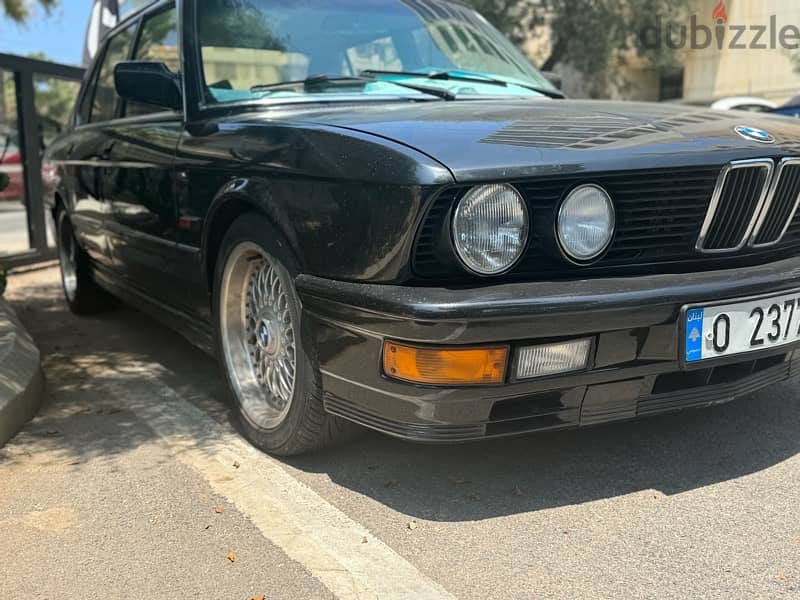 BMW 5-Series 1986 1