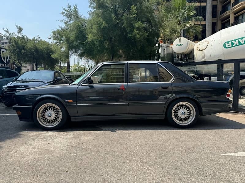 BMW 5-Series 1986 5