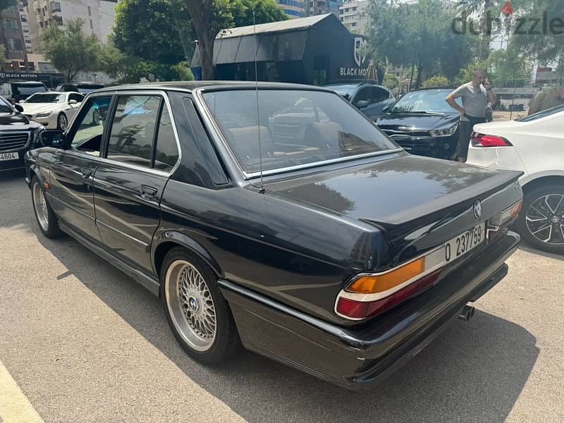 BMW 5-Series 1986 6