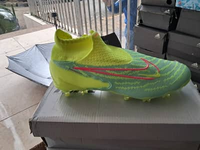 football shoes  original brand new