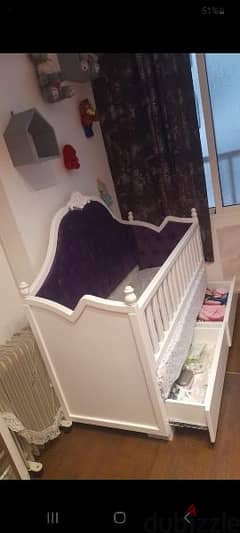 baby bed like new with matress