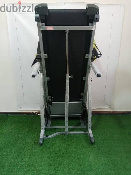 treadmill life gear ,2hp motor power, automatic incline 5