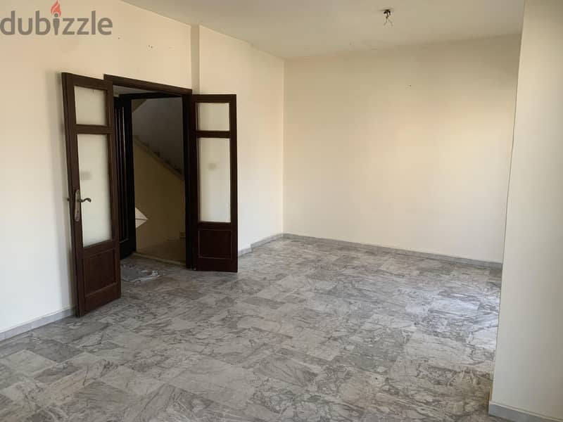 Apartment for Sale - Tariq Al Jadida - شقة للبيع في طريق الجديدة 0