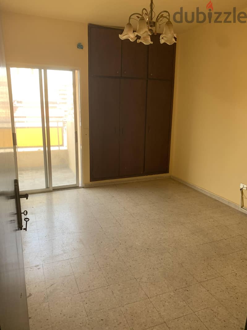 Apartment for Sale - Tariq Al Jadida - شقة للبيع في طريق الجديدة 5