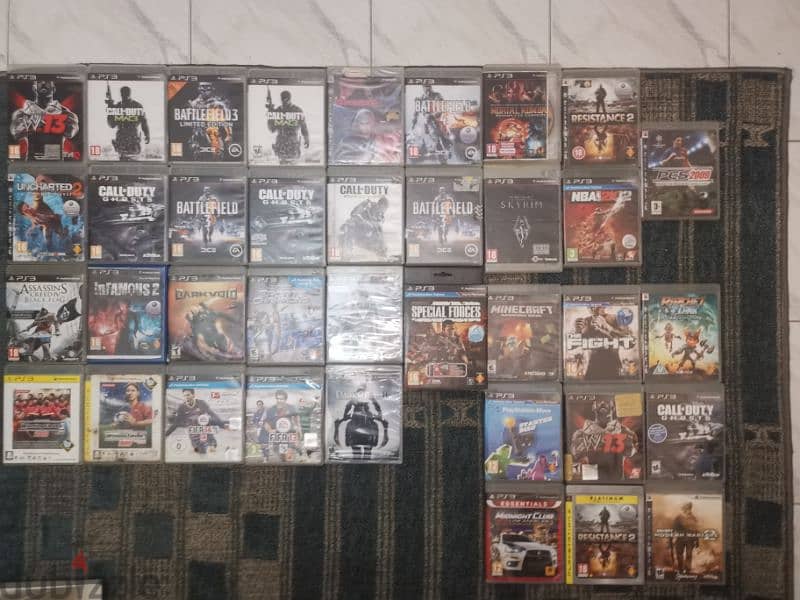 Ps3 and ps4 games used + ps3 console m3addale + ps4 console 5