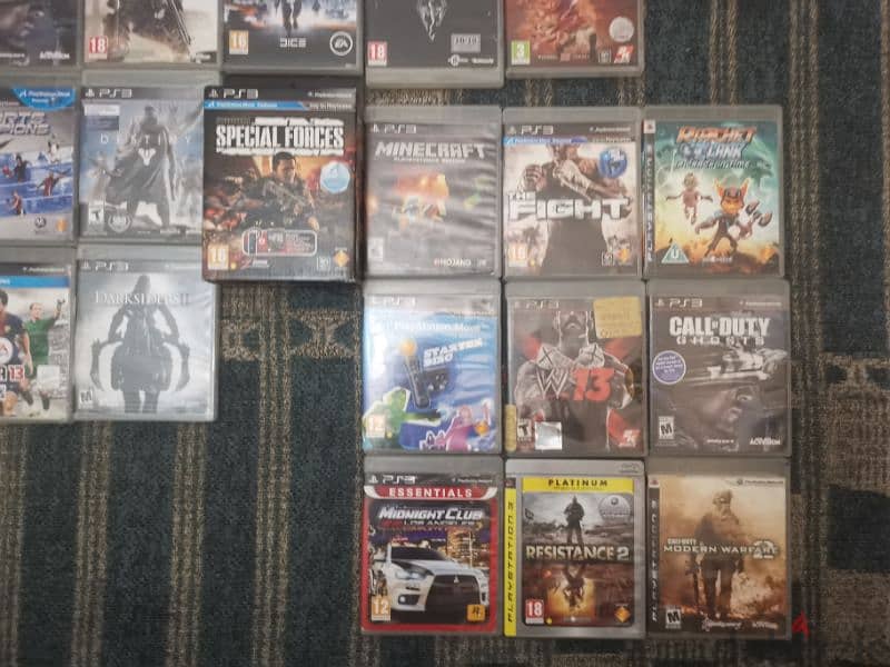 Ps3 and ps4 games used + ps3 console m3addale + ps4 console 8
