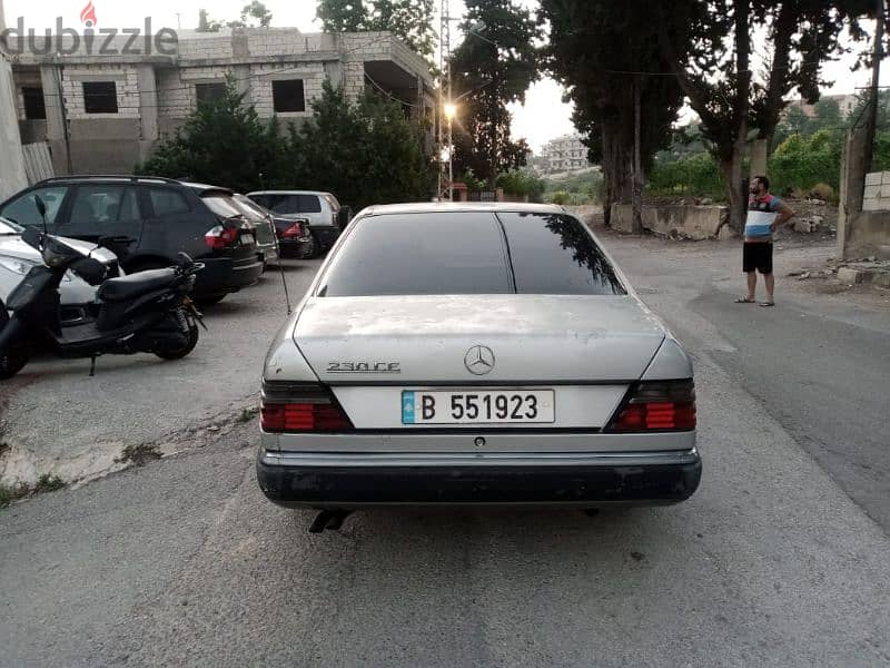 Mercedes-Benz 230 model 1989 4 cylinder 2
